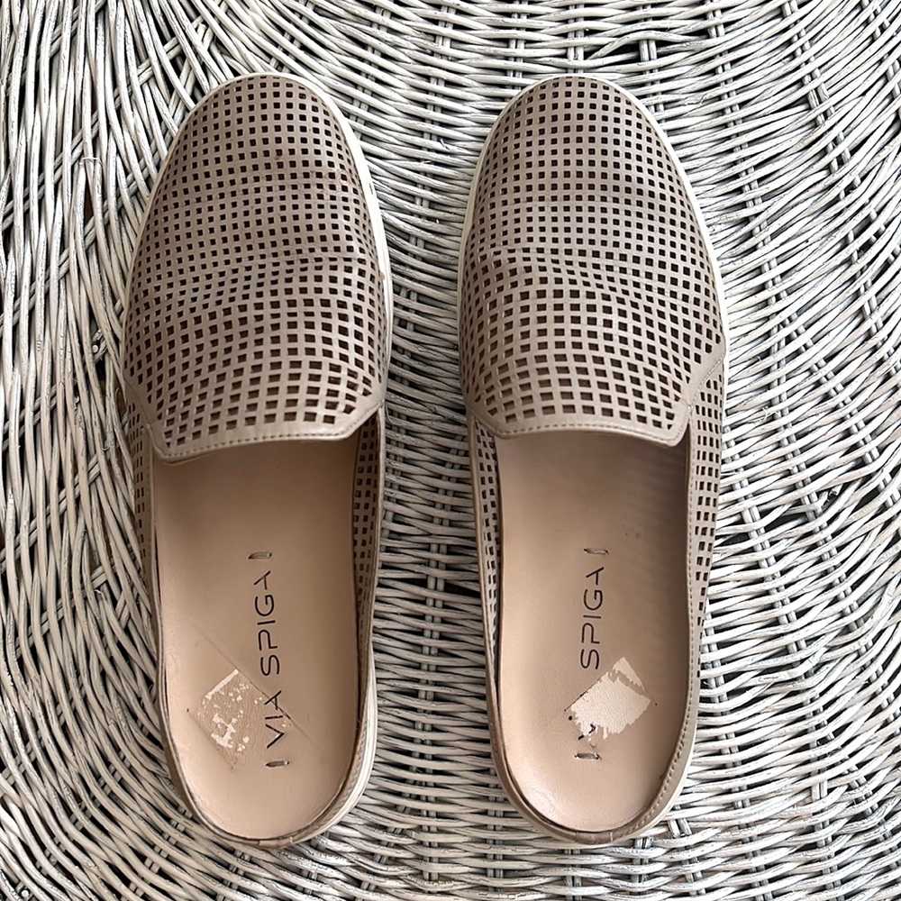 Grey Via Spiga perforated leather slides, size 6.5